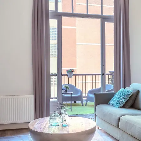 Oranjestaete מלון