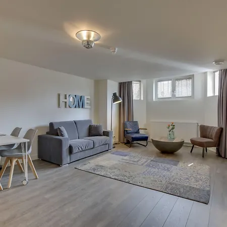 מלון Oranjestaete 3*