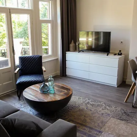 Oranjestaete Boutique &