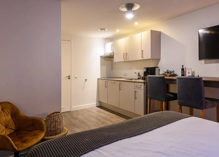 Отель Oranjestaete