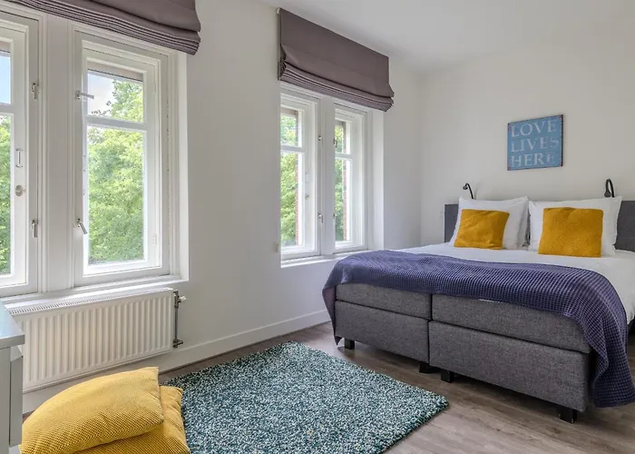 Отель Oranjestaete