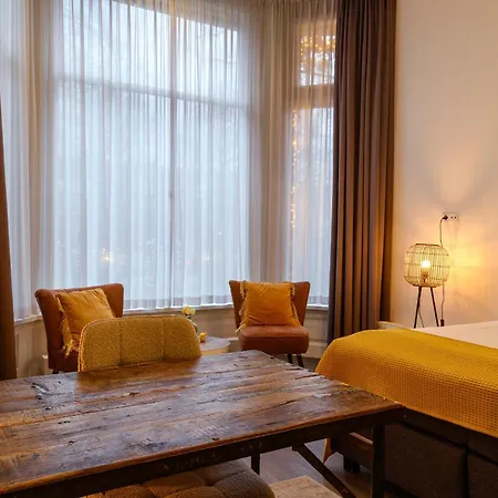 Oranjestaete Boutique &